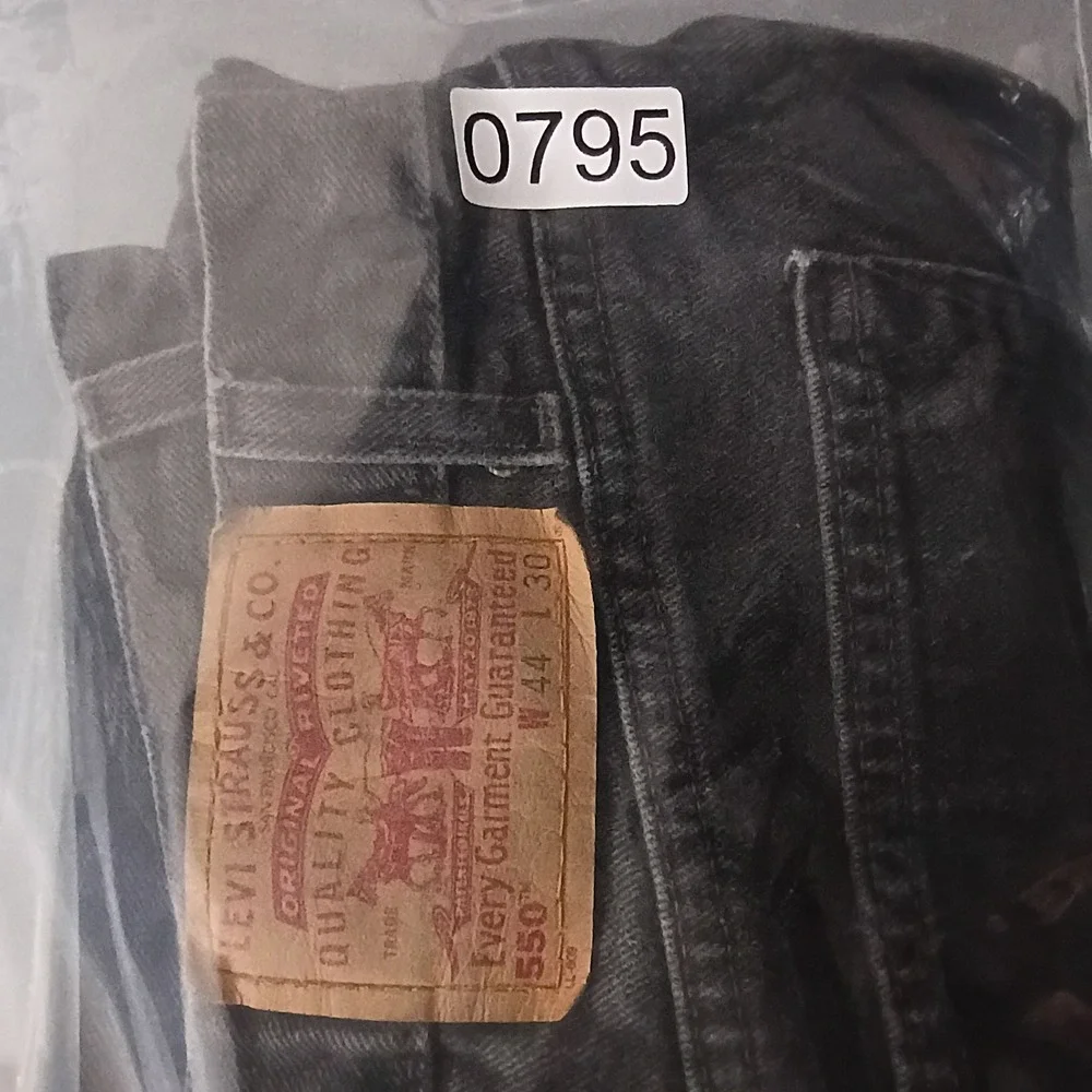 Vintage Levis 550 Relaxed Fit Made in USA Black Wash Jeans Mens 44x30 Fit 42x28